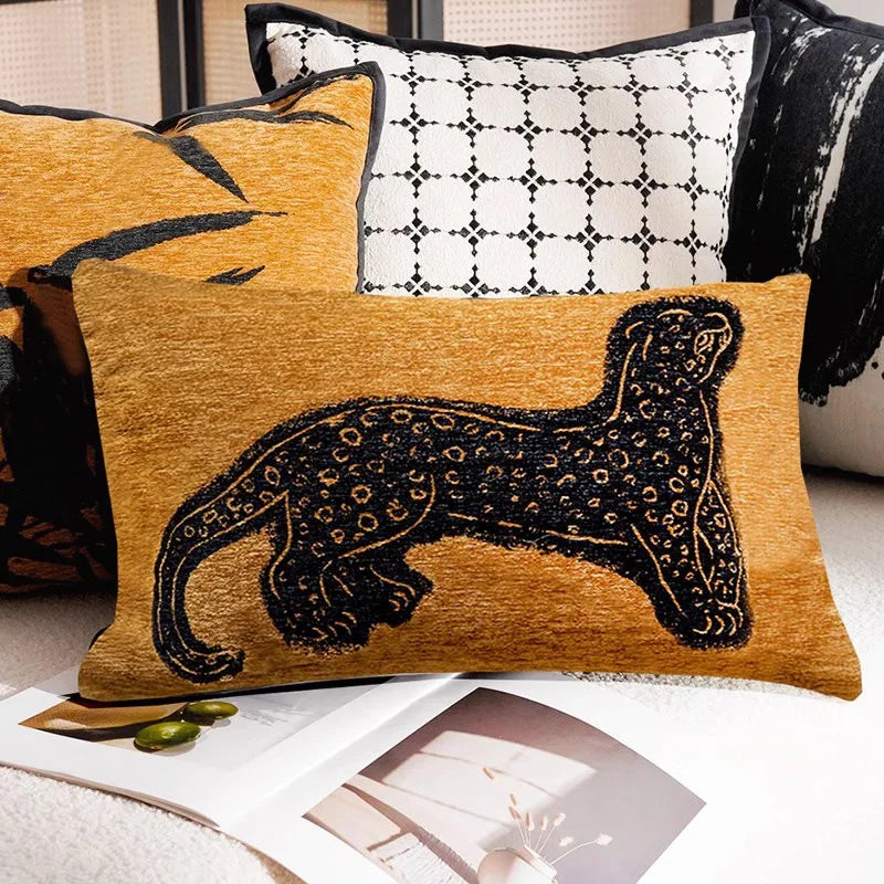 Luxuriös besticktes dekoratives Kissen mit Pferdedruck für Sofa und Wohnzimmer
