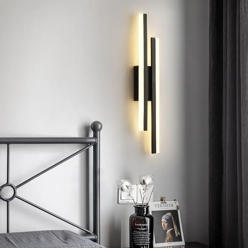 Moderne LED Wandleuchte – Schwarze & Goldene Acrylwandleuchte für Wohnzimmer, Schlafzimmer und Innendekoration