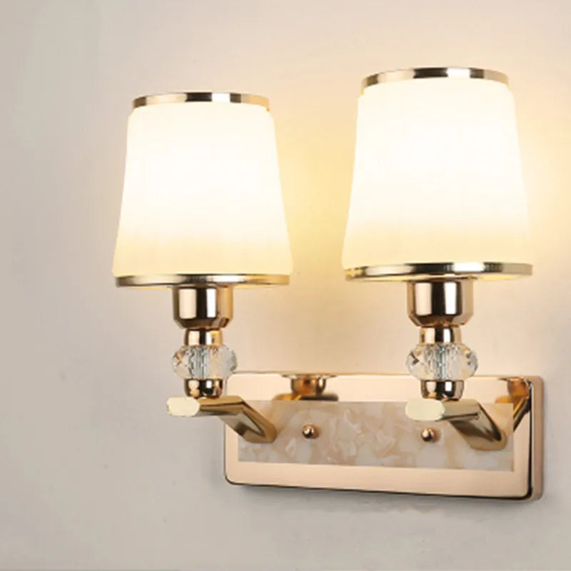 Moderne LED Wandleuchte mit Glaslampenschirm | Wandleuchten