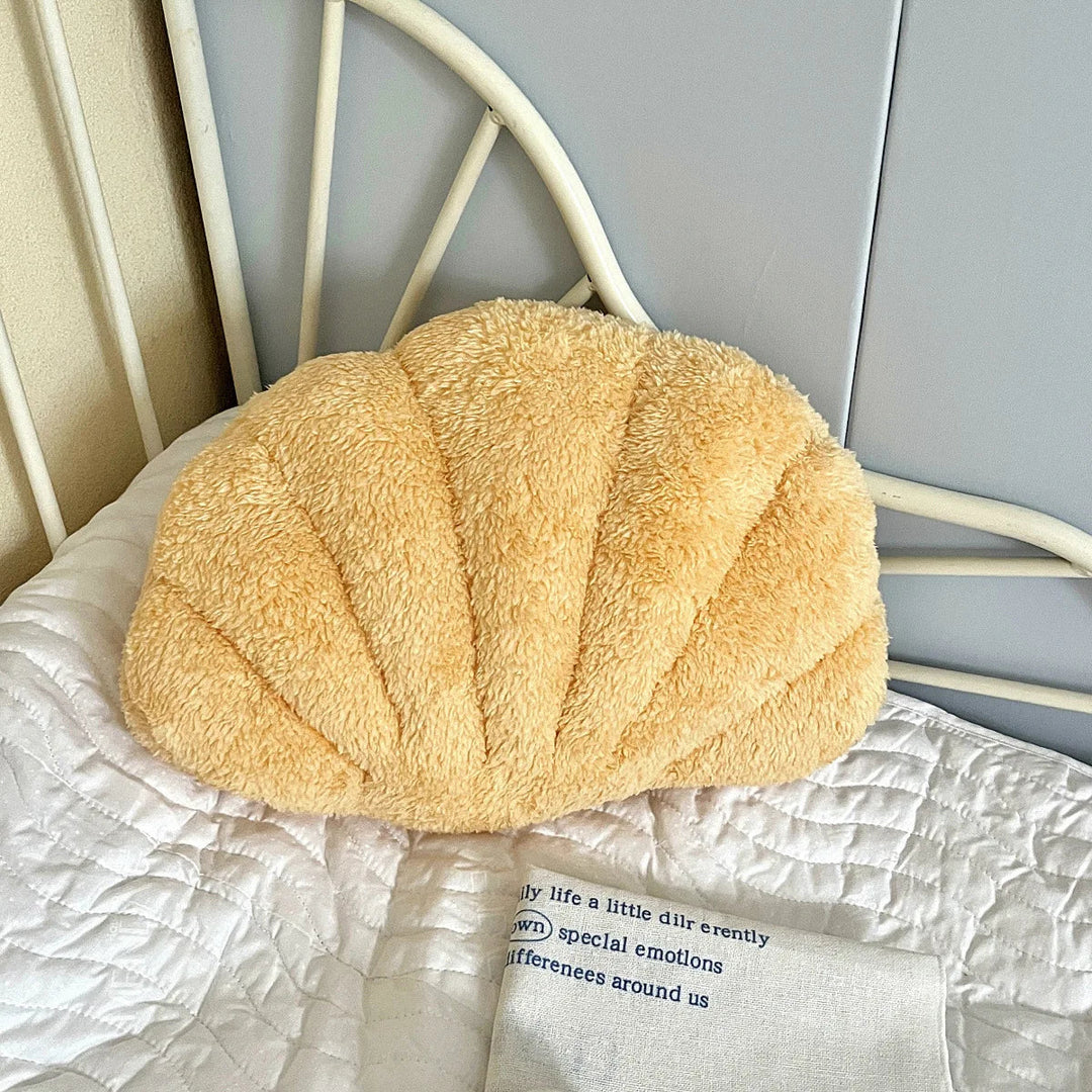 Pastell Shell Kissen – Flauschiges Bouclé Plüschkissen
