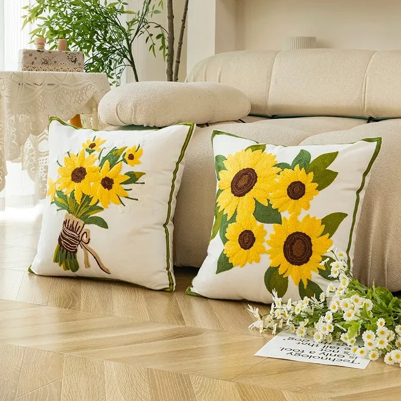Baumwollgesticktes Dekoratives Kissen 45x45 cm mit Sonnenblumenmuster