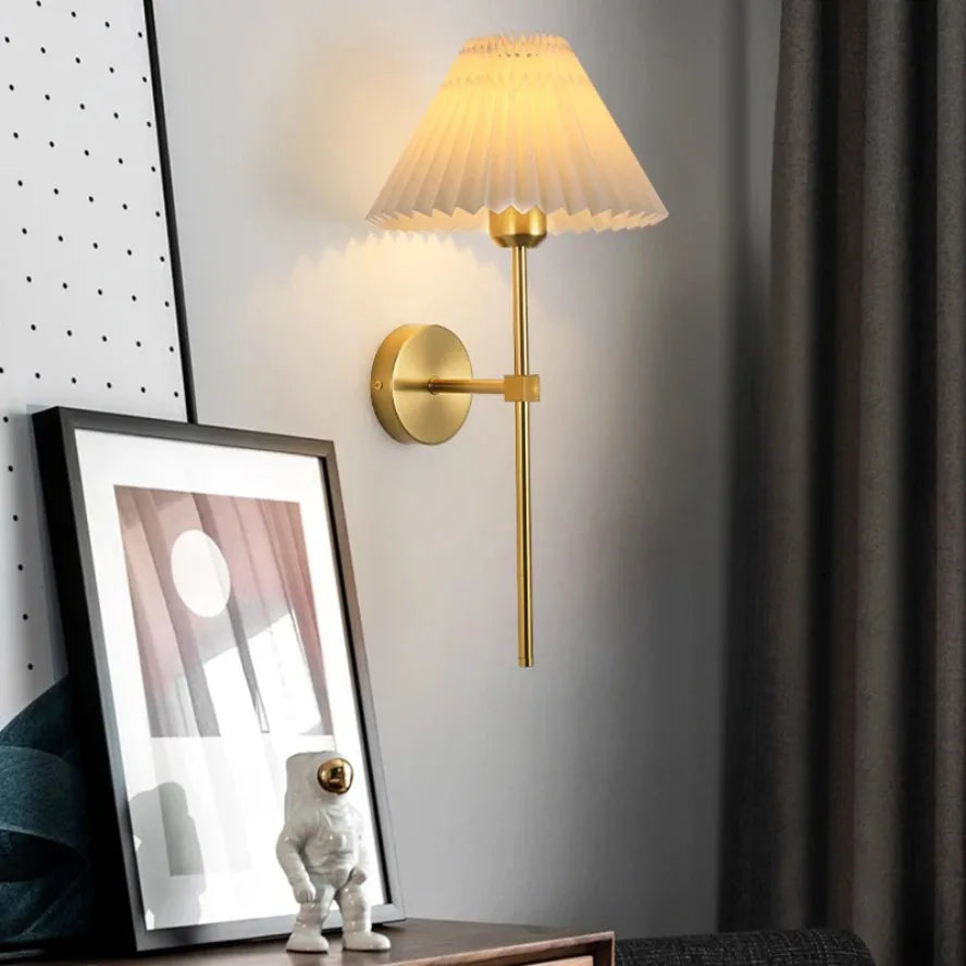 Nordic LED Wandleuchte – Modernes Retro-Design für Wohnzimmer, Schlafzimmer und Arbeitszimmer, E27-Fassung, Stoffschirm, Wandmontage
