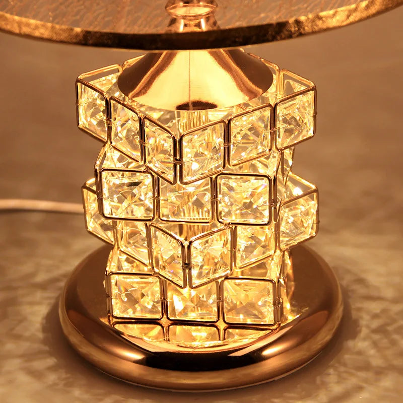 Moderne Kristall Tischlampe – Europäischer Stil Luxuriöse Lampe für Hochzeitsgeschenkideen, Süße Schlafzimmer und Wohnkultur