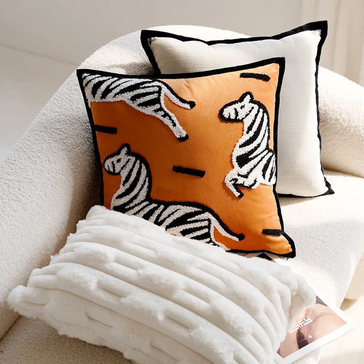 Luxuriös besticktes dekoratives Kissen mit Pferdedruck für Sofa und Wohnzimmer