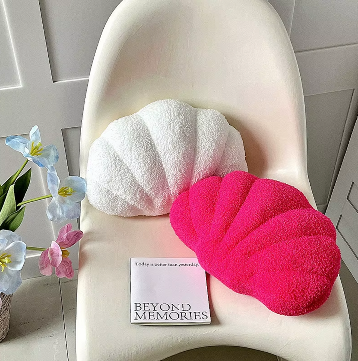 Pastell Shell Kissen – Flauschiges Bouclé Plüschkissen