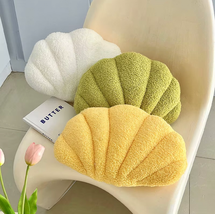 Pastell Shell Kissen – Flauschiges Bouclé Plüschkissen
