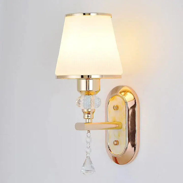 Moderne LED Wandleuchte mit Glaslampenschirm | Wandleuchten