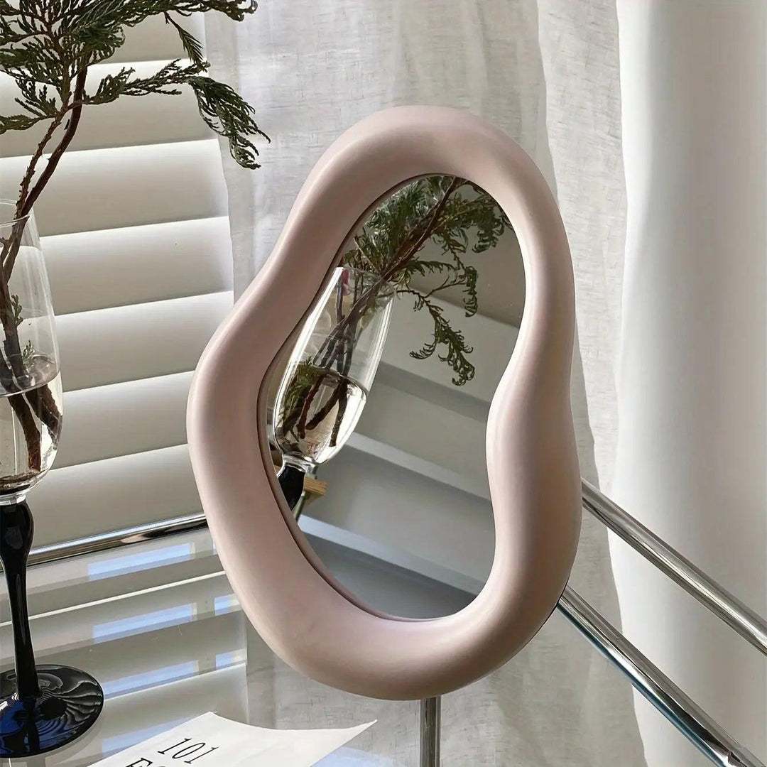 Mirrorly - Verstümmelter Spiegel