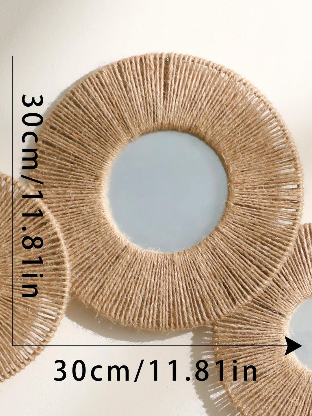 Runder dekorativer Wandspiegel im Boho-Stil
