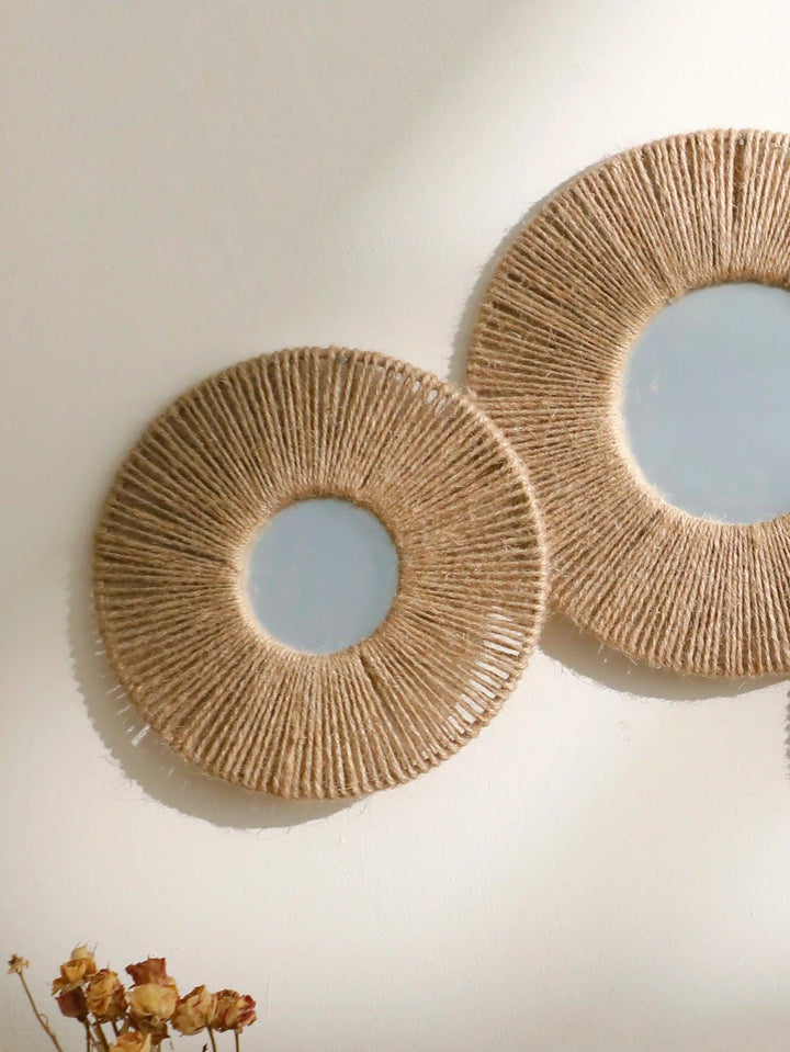 Runder dekorativer Wandspiegel im Boho-Stil