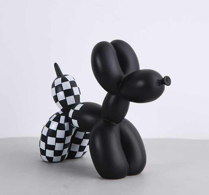 Schwarzer und weißer Ballonhund