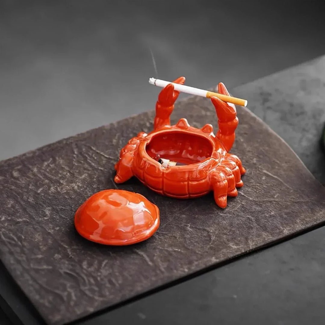 Luxuriöser Aschenbecher im orientalischen Stil mit einzigartigem Krebsdesign