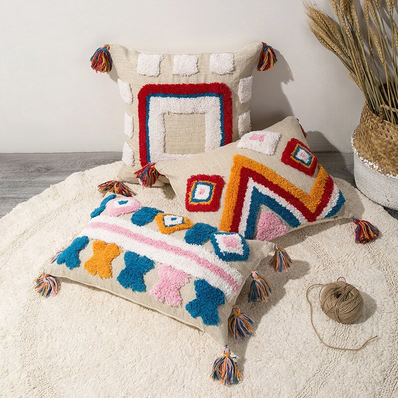Handgefertigtes Dekokissen im marokkanischen Boho-Stil