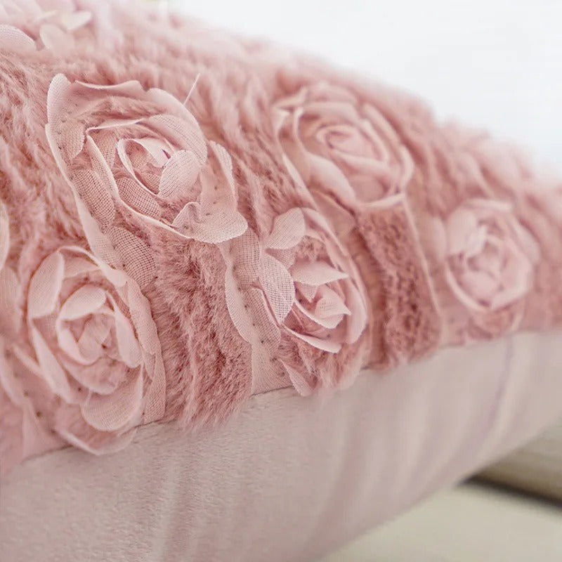 Rosa Kissenbezug mit Blumenmuster – Dekorativer Kopfkissenbezug für das Wohnzimmer und das Kinderzimmer